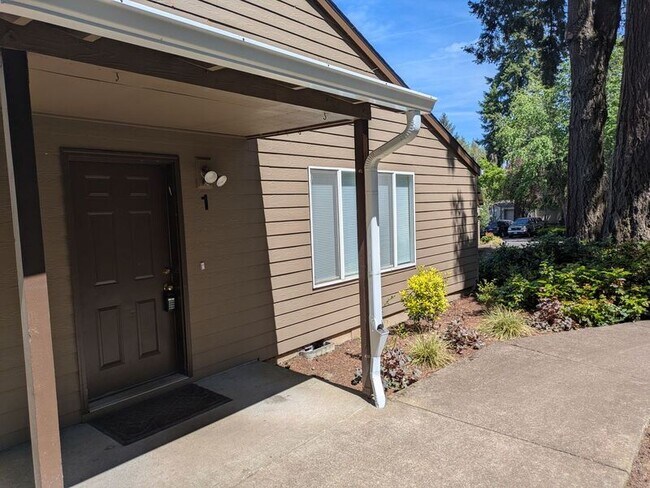 Building Photo - 17987 SW 115th Ave