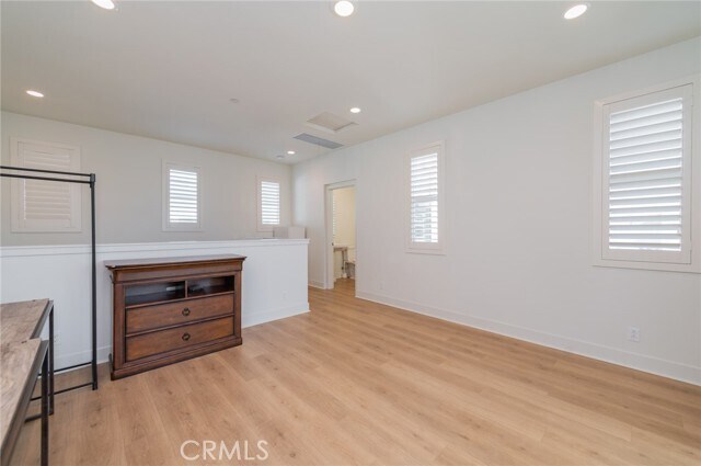 Building Photo - 119 Novel