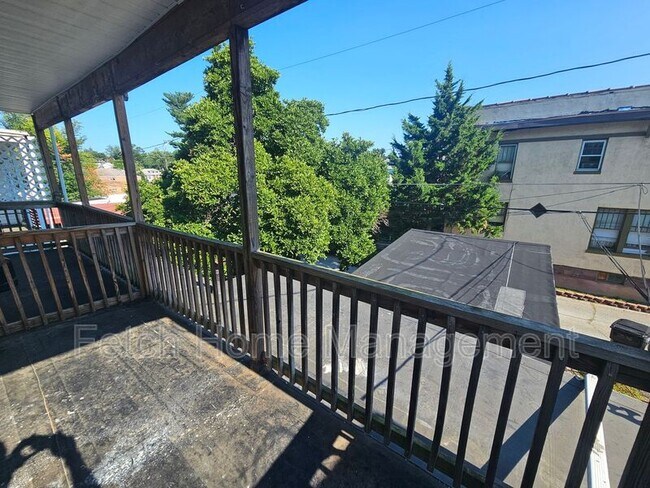 Building Photo - 2534 Derry St