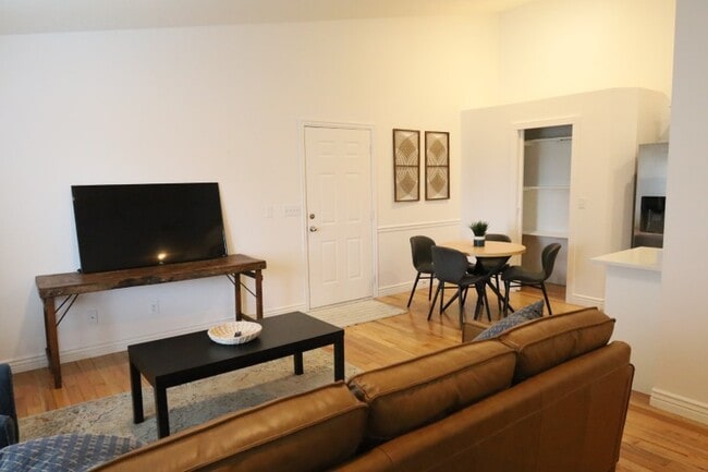 Building Photo - 208 S 1050 W