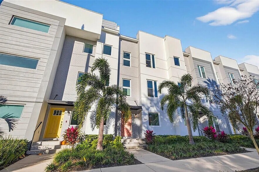 Building Photo - 104 26th St N