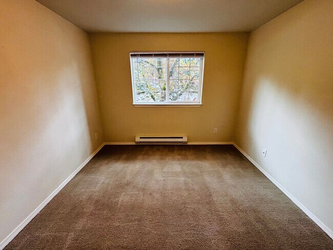 Building Photo - Warm & Cozy 2 Bedroom Condo for Rent in Everett