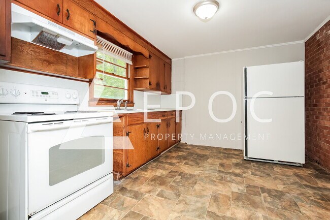 Building Photo - *Freshly Ready* Move In Today! - 2771 NC Hwy 14 Reidsville, NC 27320