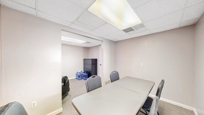 Building Photo - 383 W North St