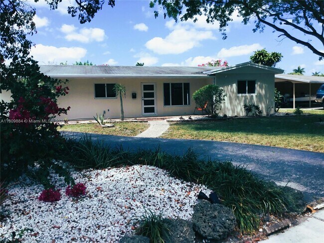 Building Photo - 5881 SW 15th St