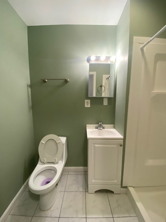 Building Photo - Dundalk - 3 bedrooms and 2.5 baths Available!