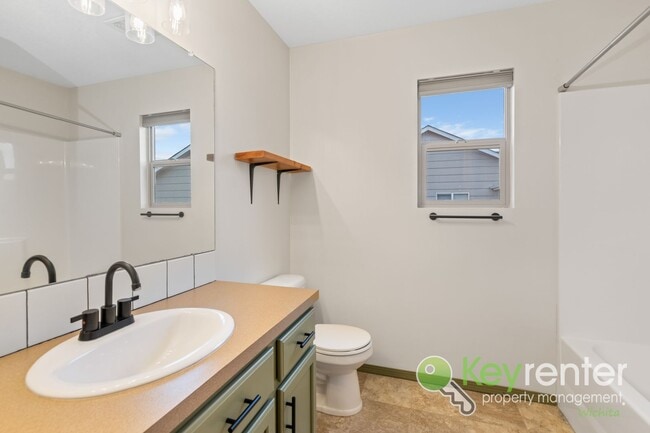 Building Photo - Beautiful 4 Bedroom 3 Bath | Goddard School District