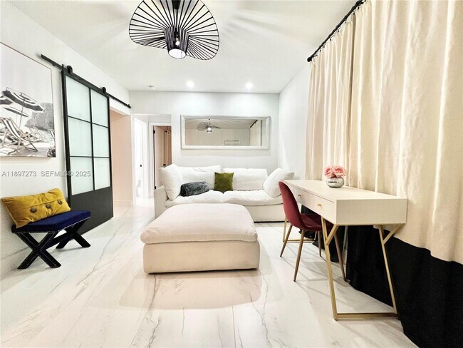 Building Photo - 8270 NE 1st Pl