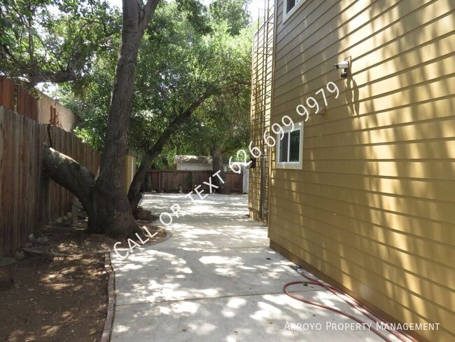 Building Photo - 8424 Grenoble St