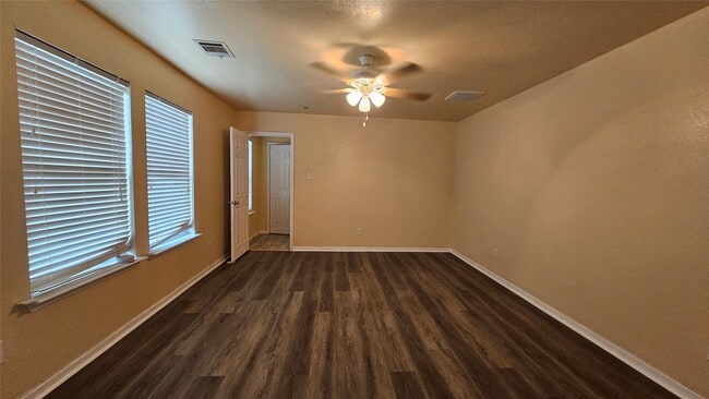 Building Photo - 22135 Greengate Dr