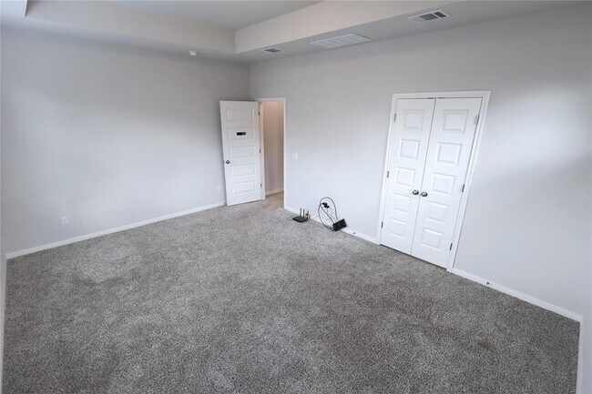 Building Photo - 821 Olive Creek Dr