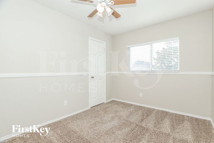 Building Photo - 9334 Maple Silver