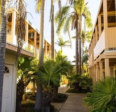 Building Photo - 409 Ellwood Beach Dr