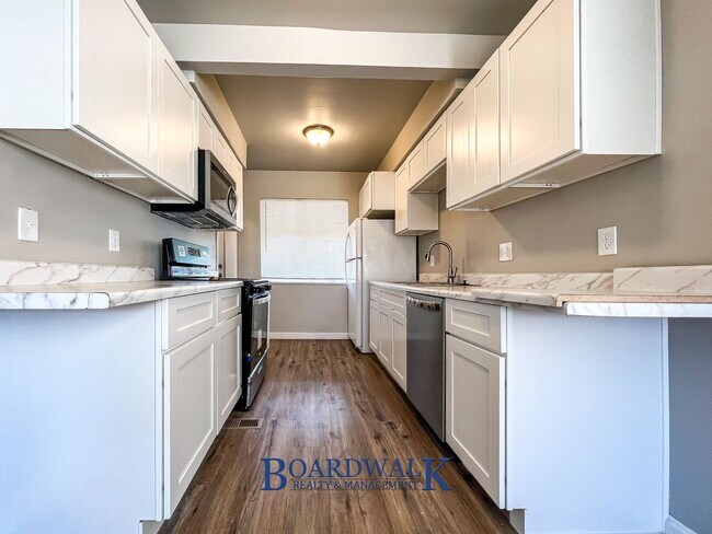 Building Photo - 1327 Illinois Ave