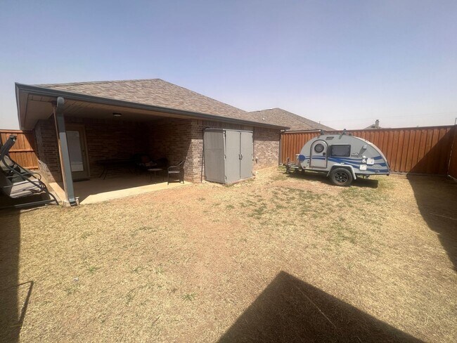 Building Photo - Beautiful and updated 3/2 In Lubbock Coope...