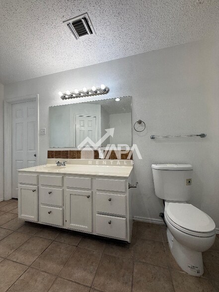 Building Photo - 7135 Grassy Trail