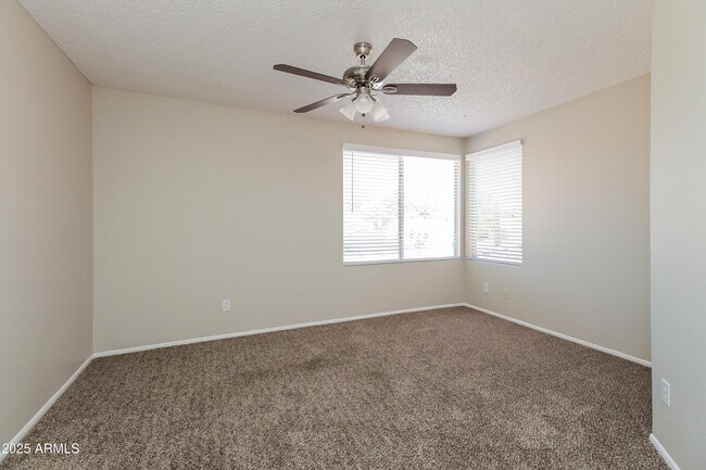 Building Photo - 1033 N Arvada