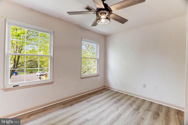 Building Photo - 13868 Racine Ct