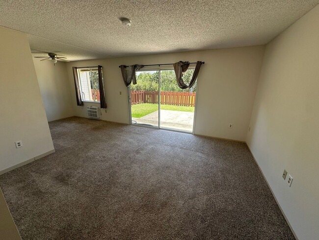 Building Photo - 95-1043 KUAULI ST. #63
