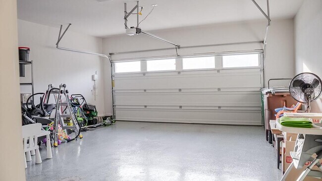 Building Photo - 1561 Sawmill Xing