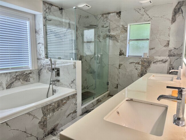 Building Photo - 13318 Ascot Glen Ln