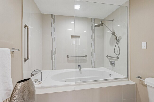 Building Photo - 49 Briar Hollow Ln