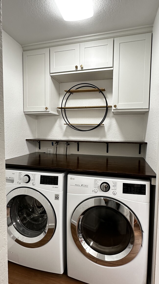 Laundry Room - 1415 La Terrace Cir