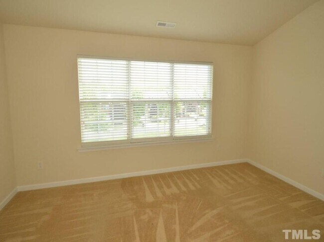 Building Photo - 114 Gallent Hedge Trail