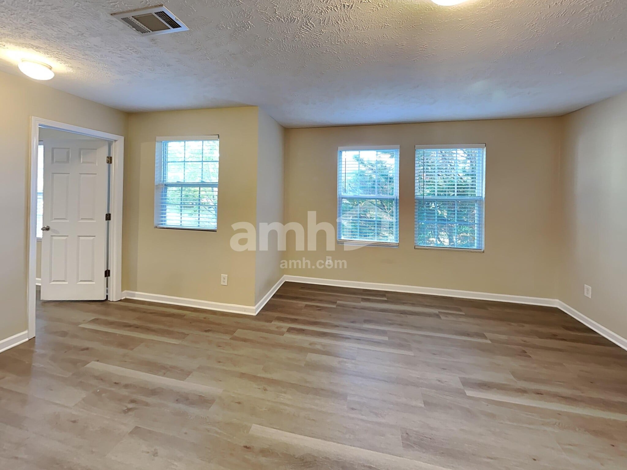 Building Photo - 3404 Boxelder Way
