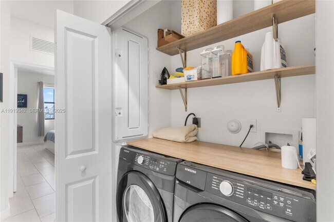 Building Photo - 28742 SW 134th Ct