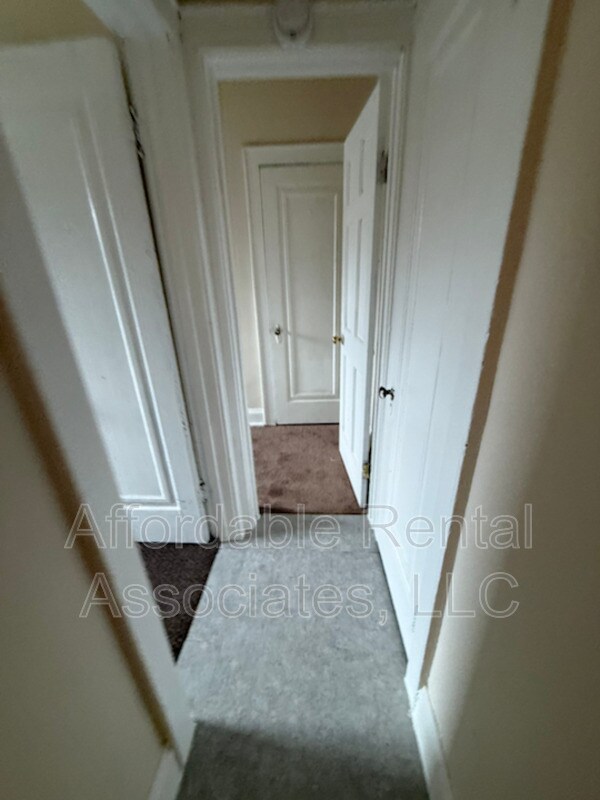 Building Photo - 1020 W National Ave