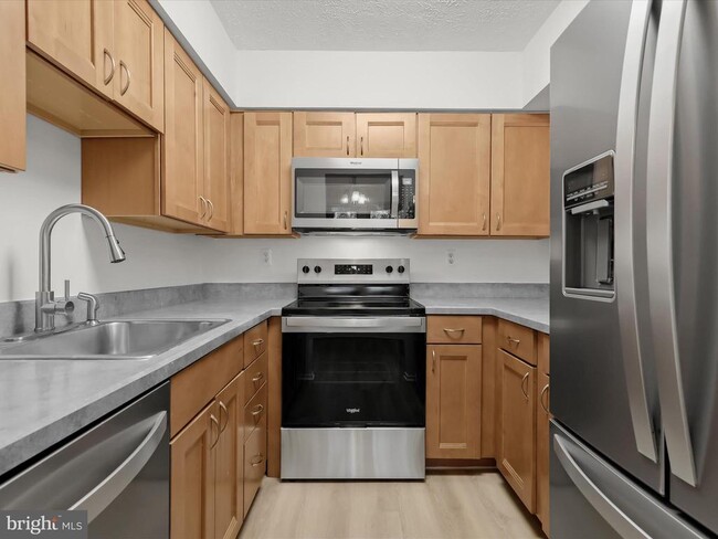 Building Photo - 7517 Weather Worn Way