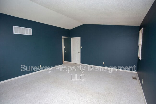 Building Photo - 50 Manchester Rd