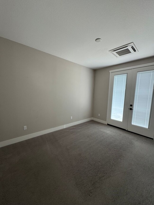 Building Photo - Work Downtown?