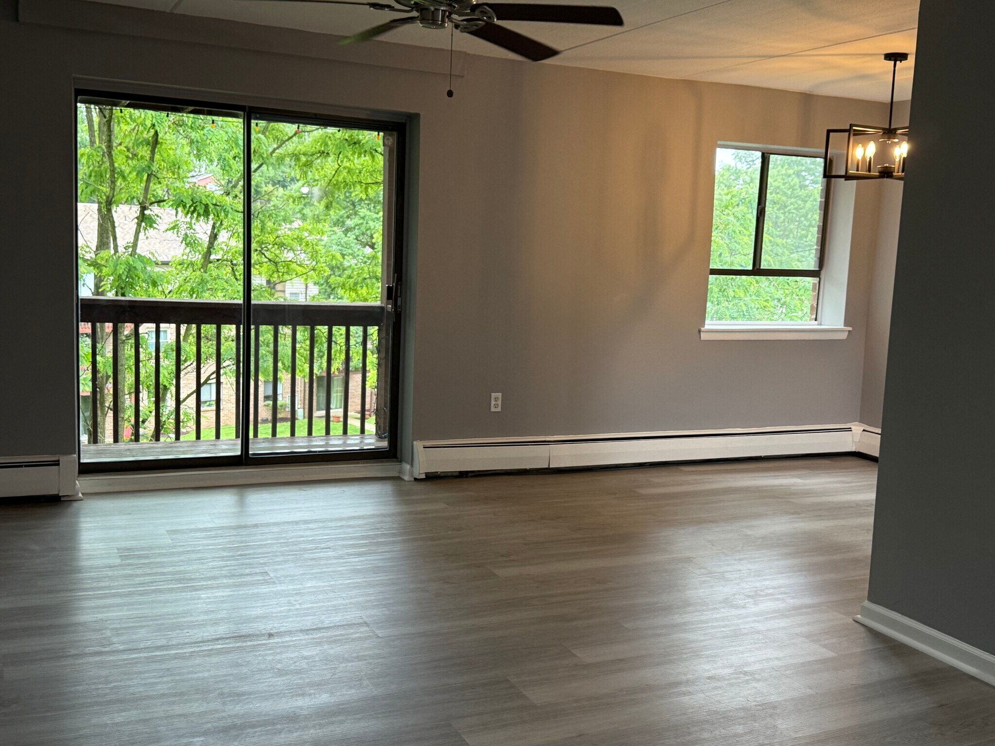 Ceiling Fan - Open Floor Plan - 280 Bridgewater Rd