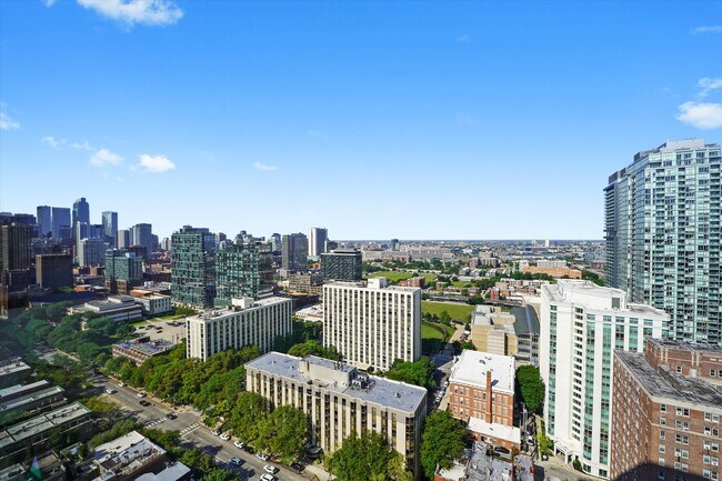 Building Photo - 111 W Maple St