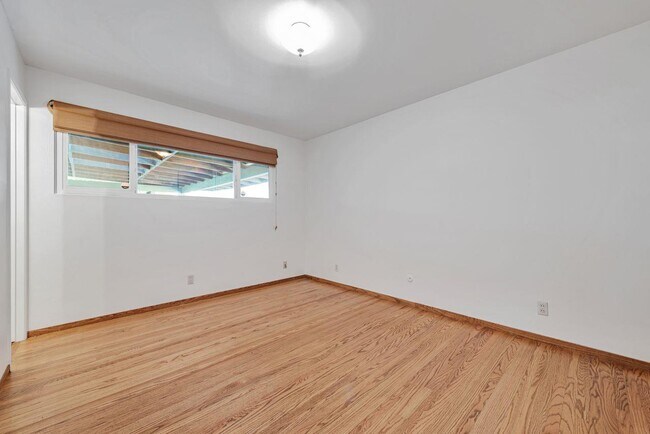 Building Photo - 939 Poplar Ave
