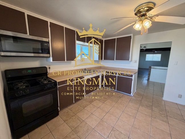 Building Photo - 3 Bedroom, 2 Bath Home – Vintage Charm at Its Best!
