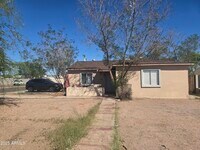 Building Photo - 3845 N 15th Ave
