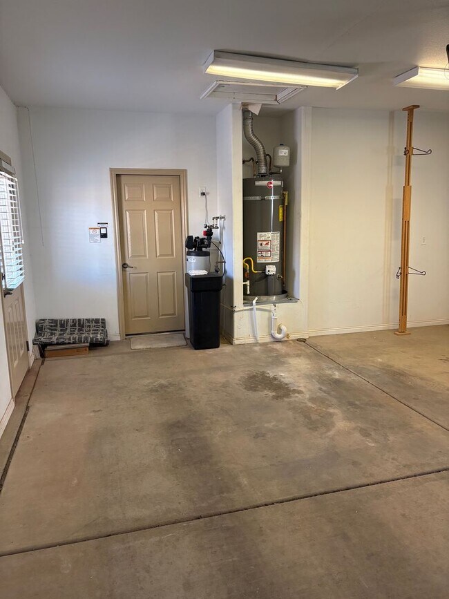 Building Photo - St. George Oasis