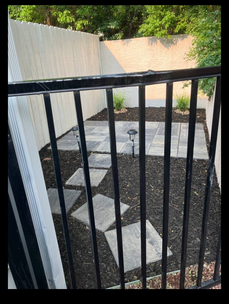 Building Photo - 2713 Northcrest Dr