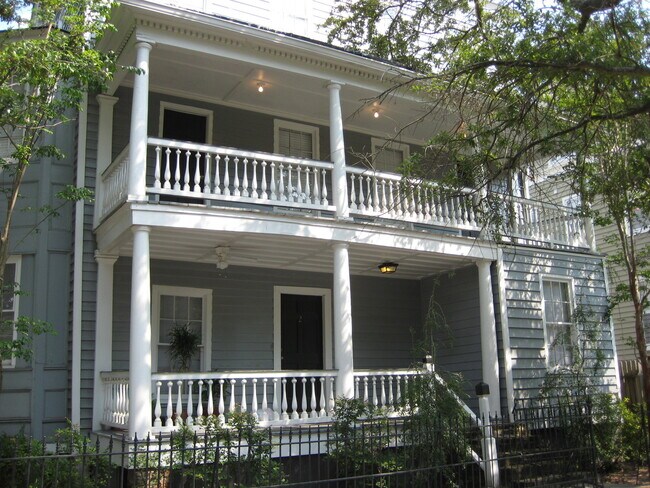 Building Photo - 154 Smith St