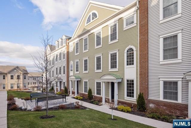 Building Photo - 247 Bradley Dr
