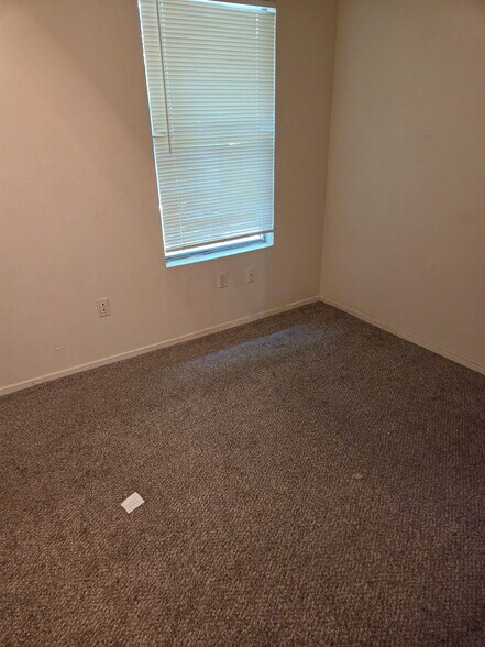 Building Photo - 1701 Windsong Ln