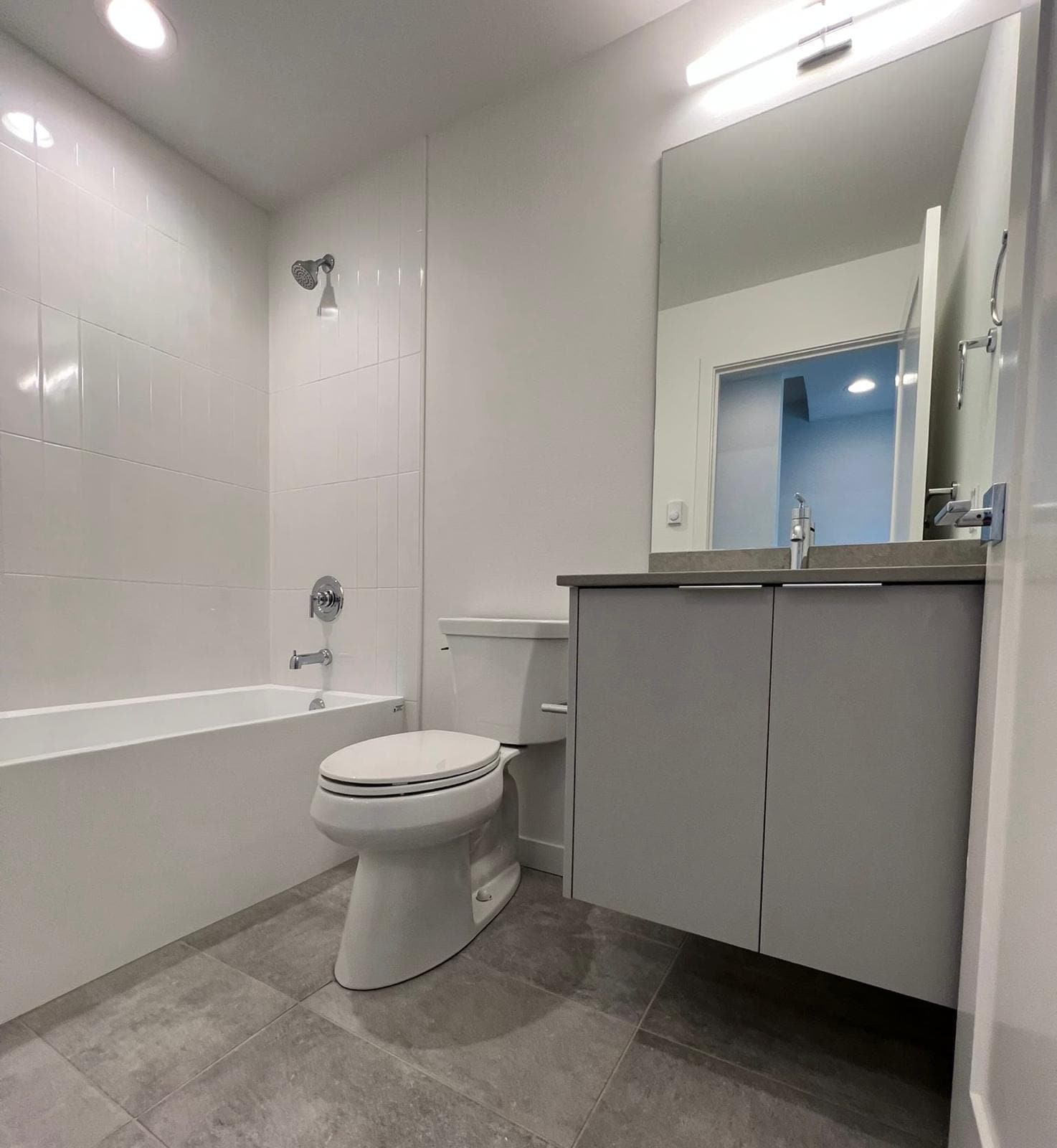 1st floor bathroom - 1424 NW 92nd St