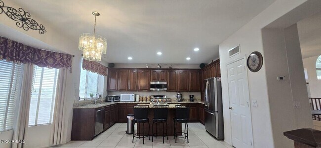 Building Photo - 6435 W Buckskin Trail