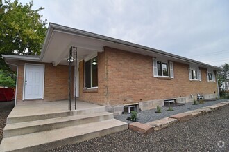 Building Photo - Updated 3 Bedroom 1 Bathroom Home in Golden!