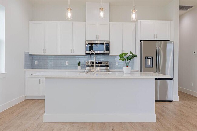 Building Photo - 4206 Mason Dr