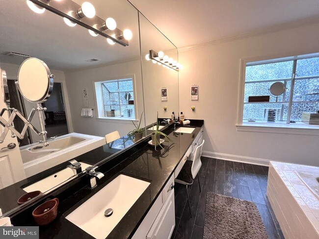 Building Photo - 7809 Fox Gate Ct