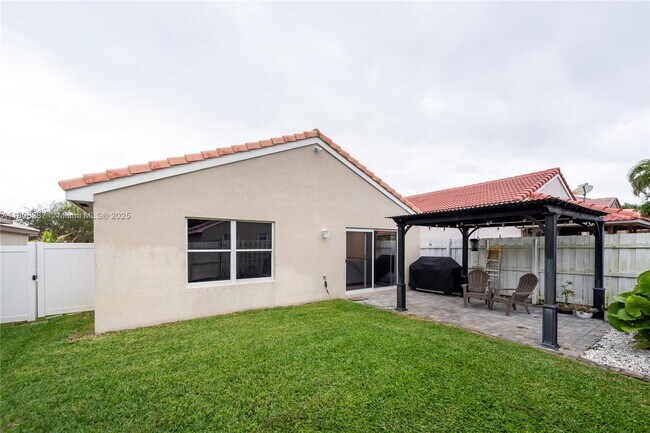 Building Photo - 17953 SW 29th Ln